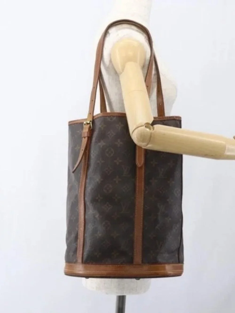LOUIS VUITTON Monogram Bucket GM Shoulder Bag M42236 LV Auth 165936